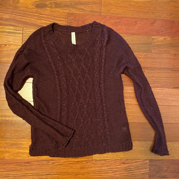 American Eagle Sweater - Picture 3 of 3